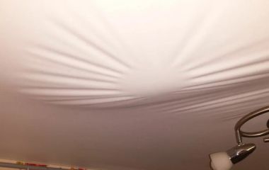 Как исправить провисшие натяжные потолки