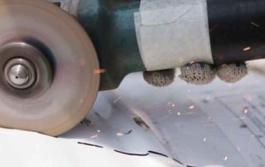 Резка стекла болгаркой и другими инструментами: обзор инструментария и технологий